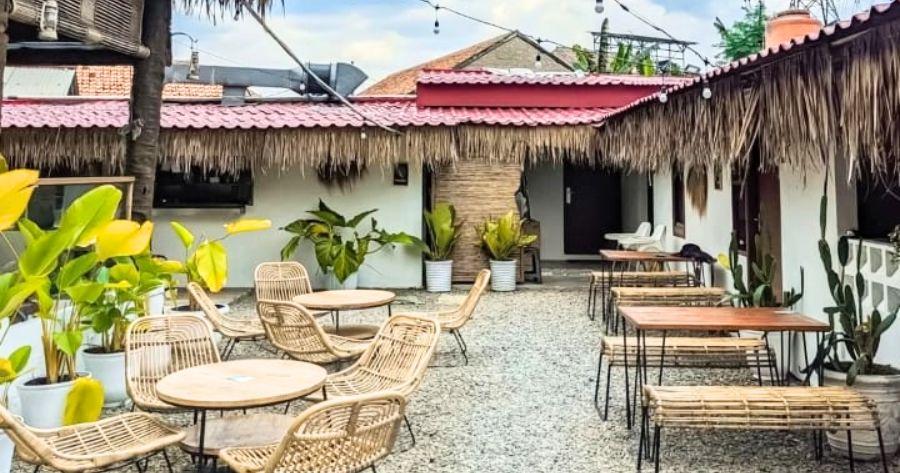 cafe ala bali di Bekasi