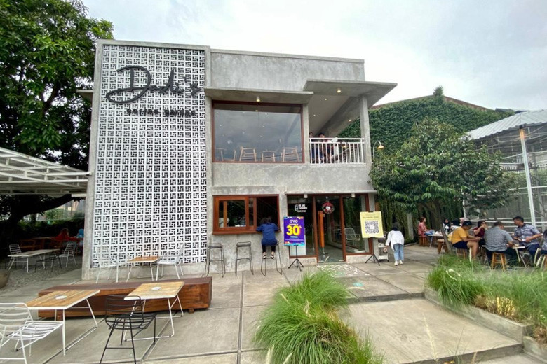 cafe cozy di depok: dadi's garden