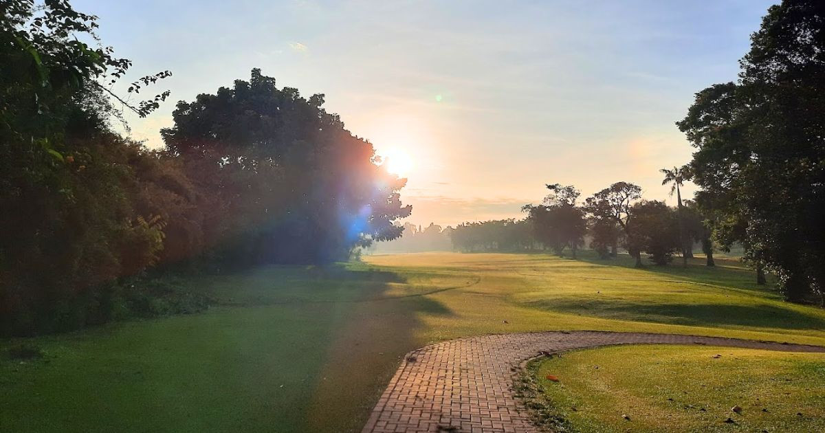 lapangan golf tangerang selatan