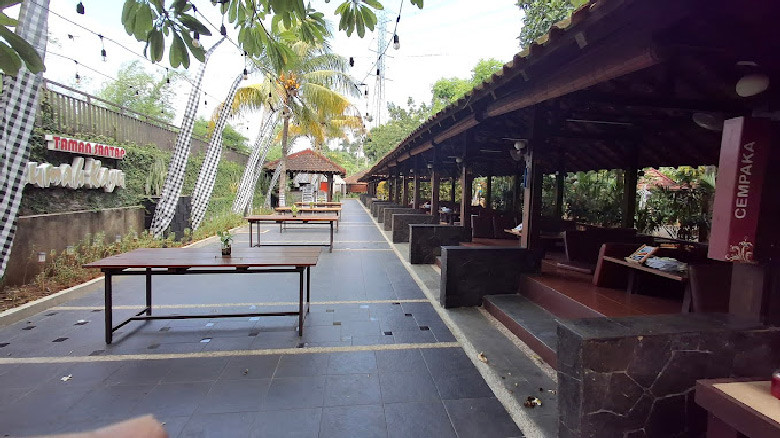 tempat bukber di tangerang: Taman Santap Rumah Kayu