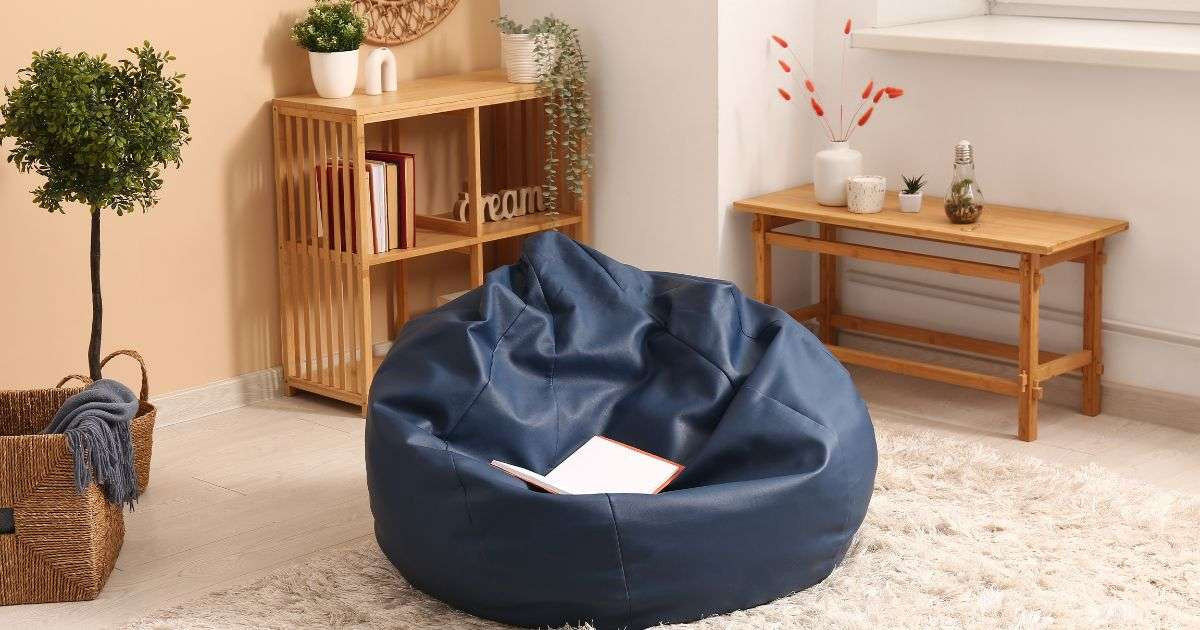 ruang santai dengan bean bag