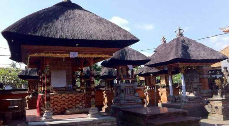 rumah adat bali: pawarengan