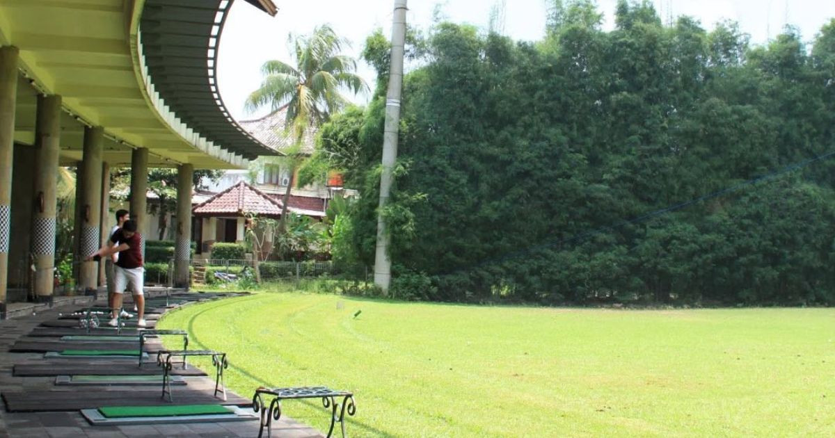 area golf terdekat