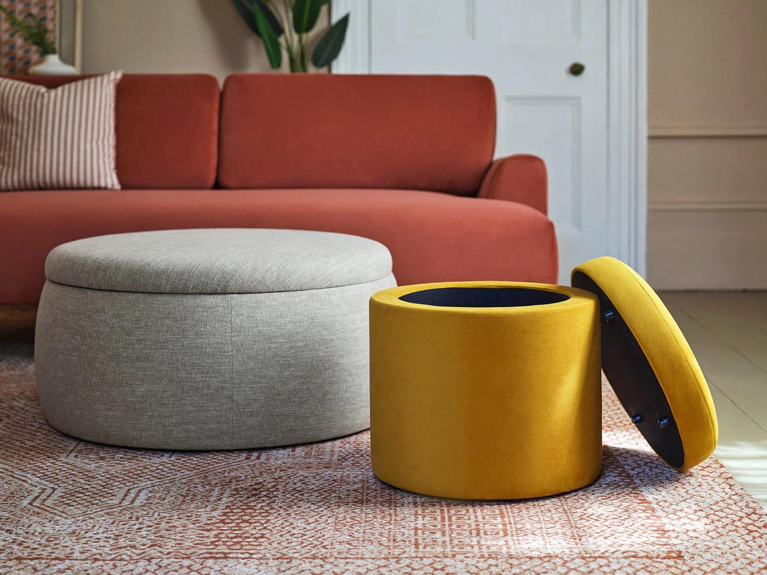 tips memilih furniture rumah minimalis: pilih yang ada penyimpanan tersembunyi