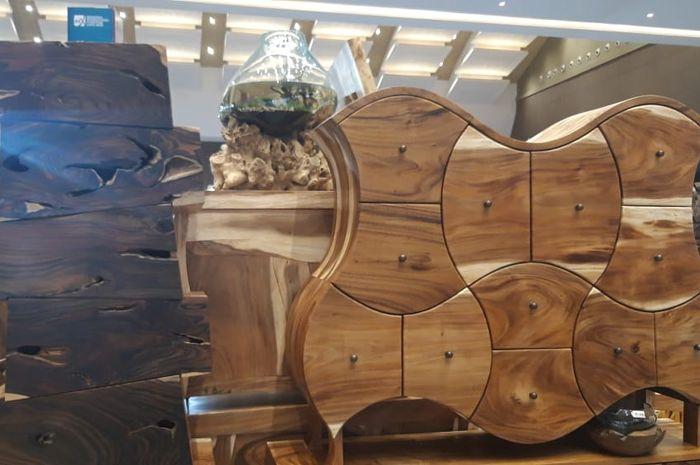 jenis kayu terbaik untuk furniture: kayu sonokeling