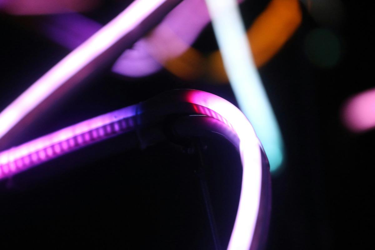 perbedaan lampun neon dengan lampu led dan bohlam biasa