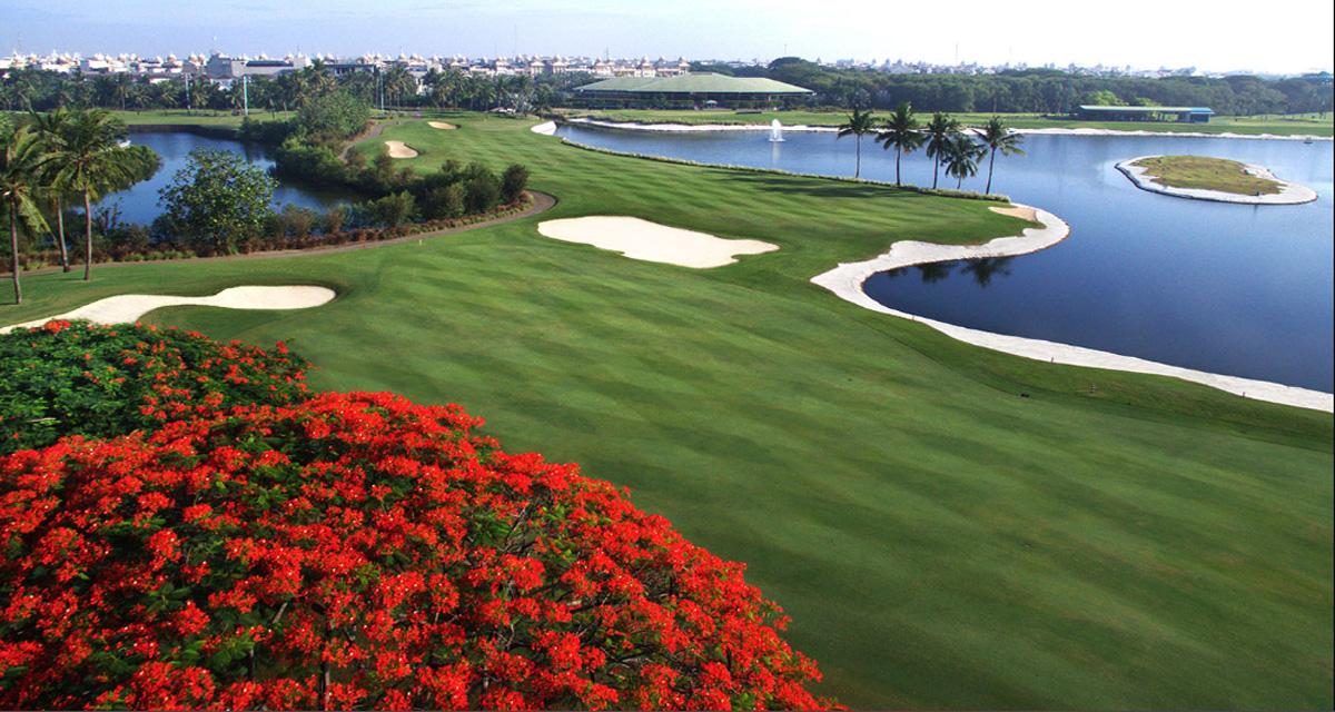 lapangan golf terbaik di Jakarta: damai indah golf PIK