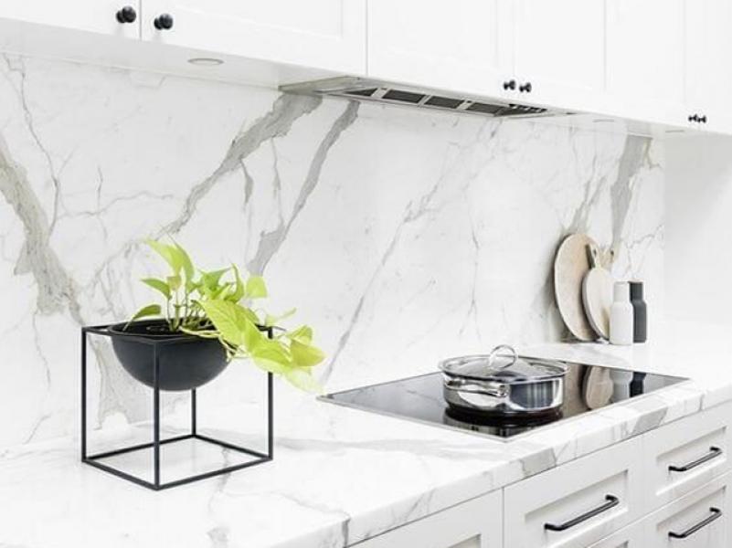 motif keramik dapur marmer putih