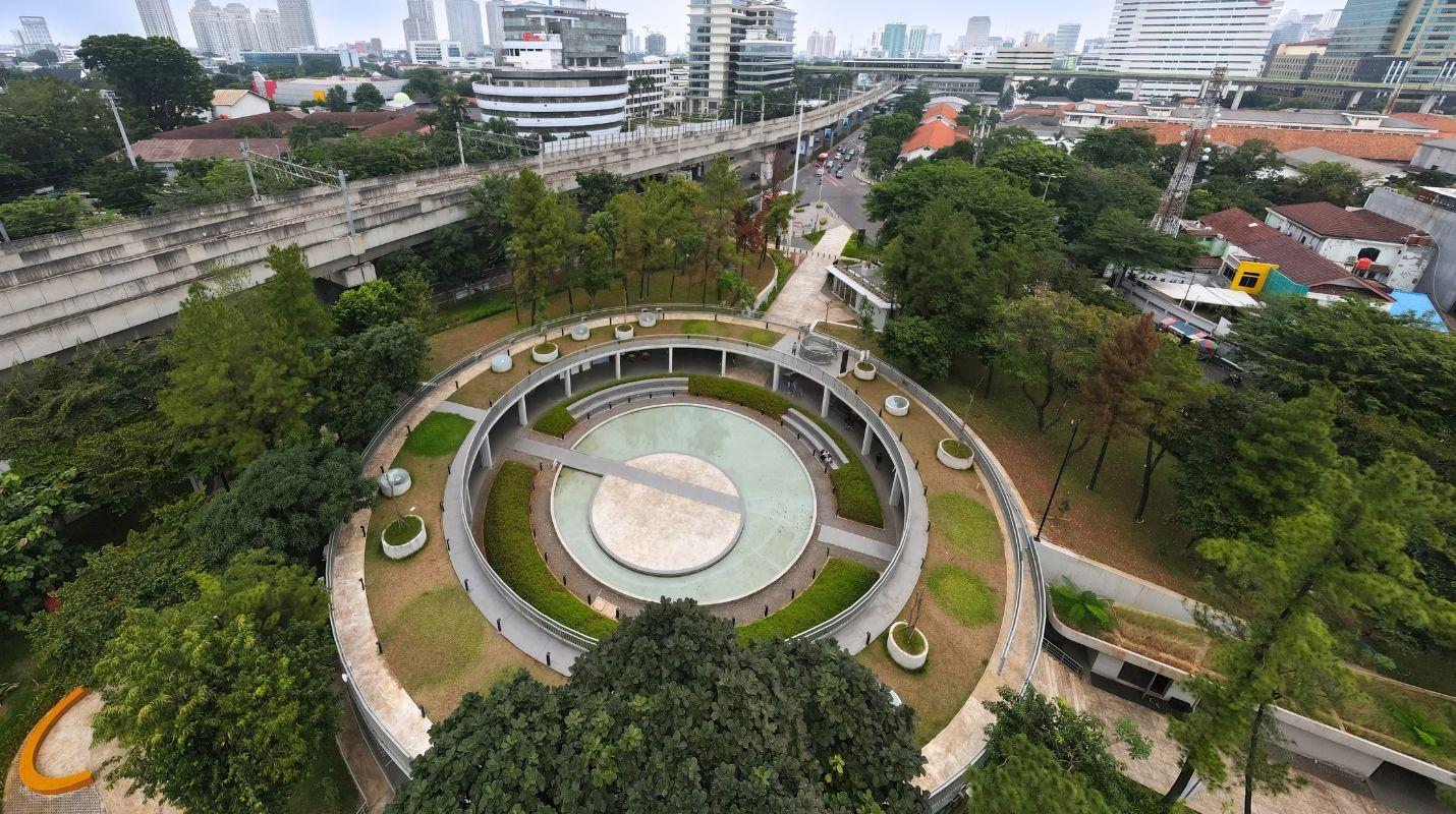 taman 24 jam di jakarta: taman literasi