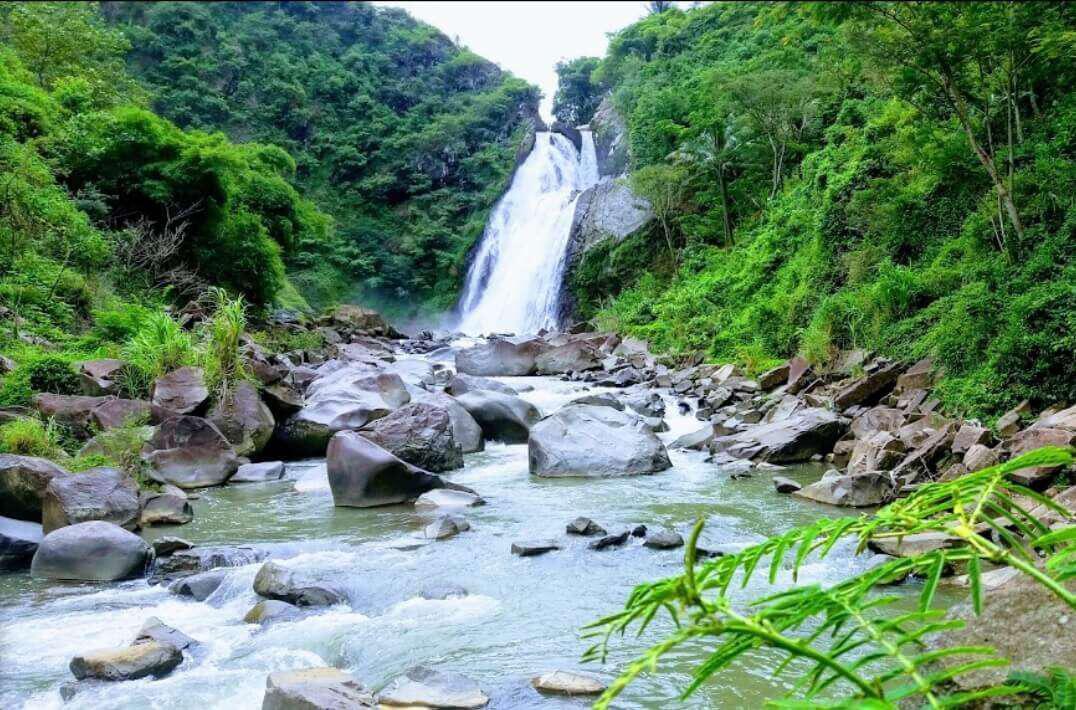 tempat trekking sentul: curug barong