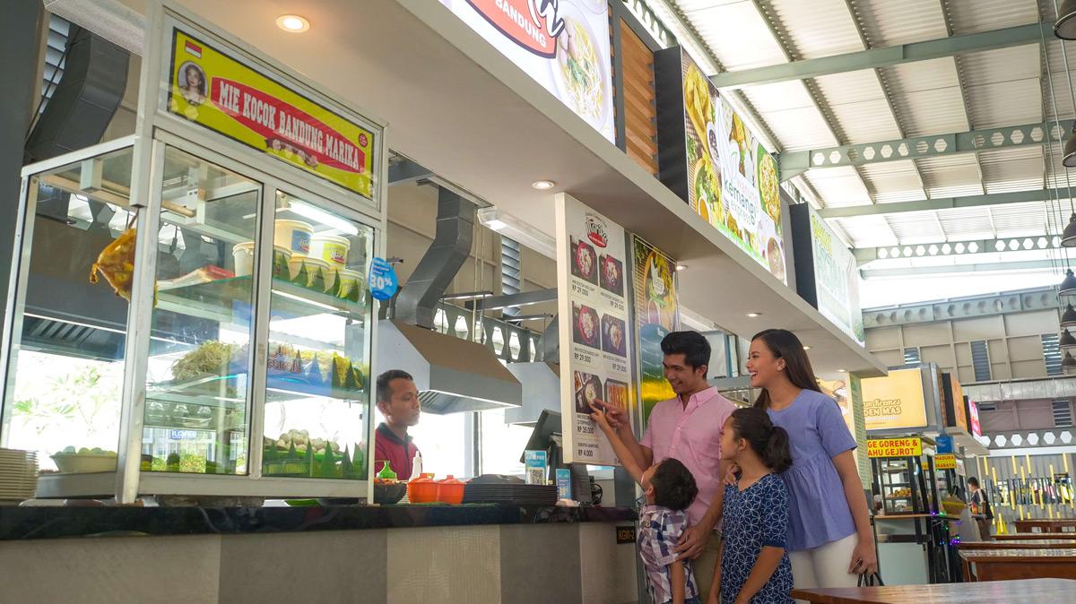 tempat makan di grand wisata bekasi: gelar waroeng