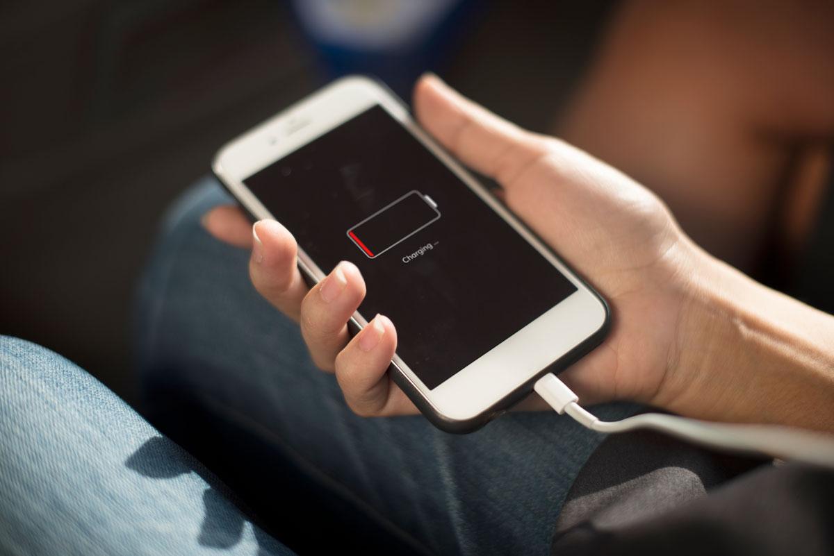 tips menghadapi pemadaman listrik: isi penuh daya alat elektronik