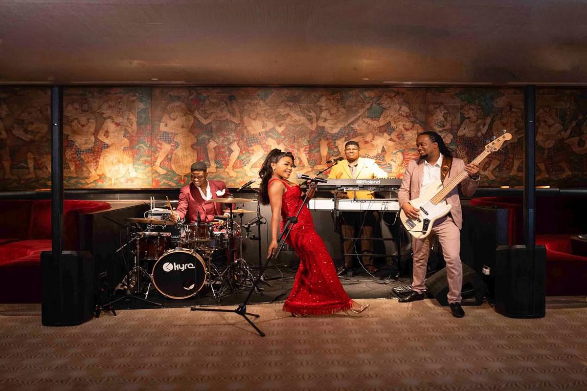 jazz bar jakarta: the st. regis bar jakarta