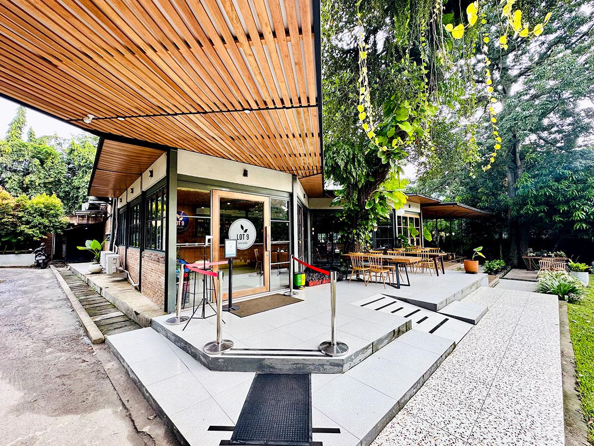kafe graha raya: lot 9