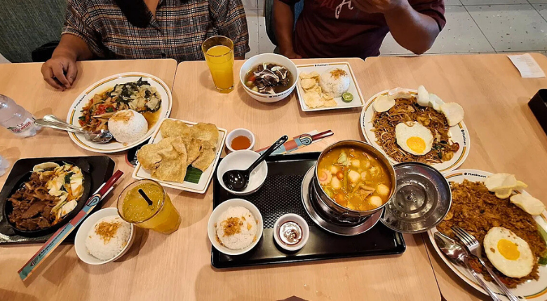 Platinum Resto & Cafe - Living World Kota Wisata