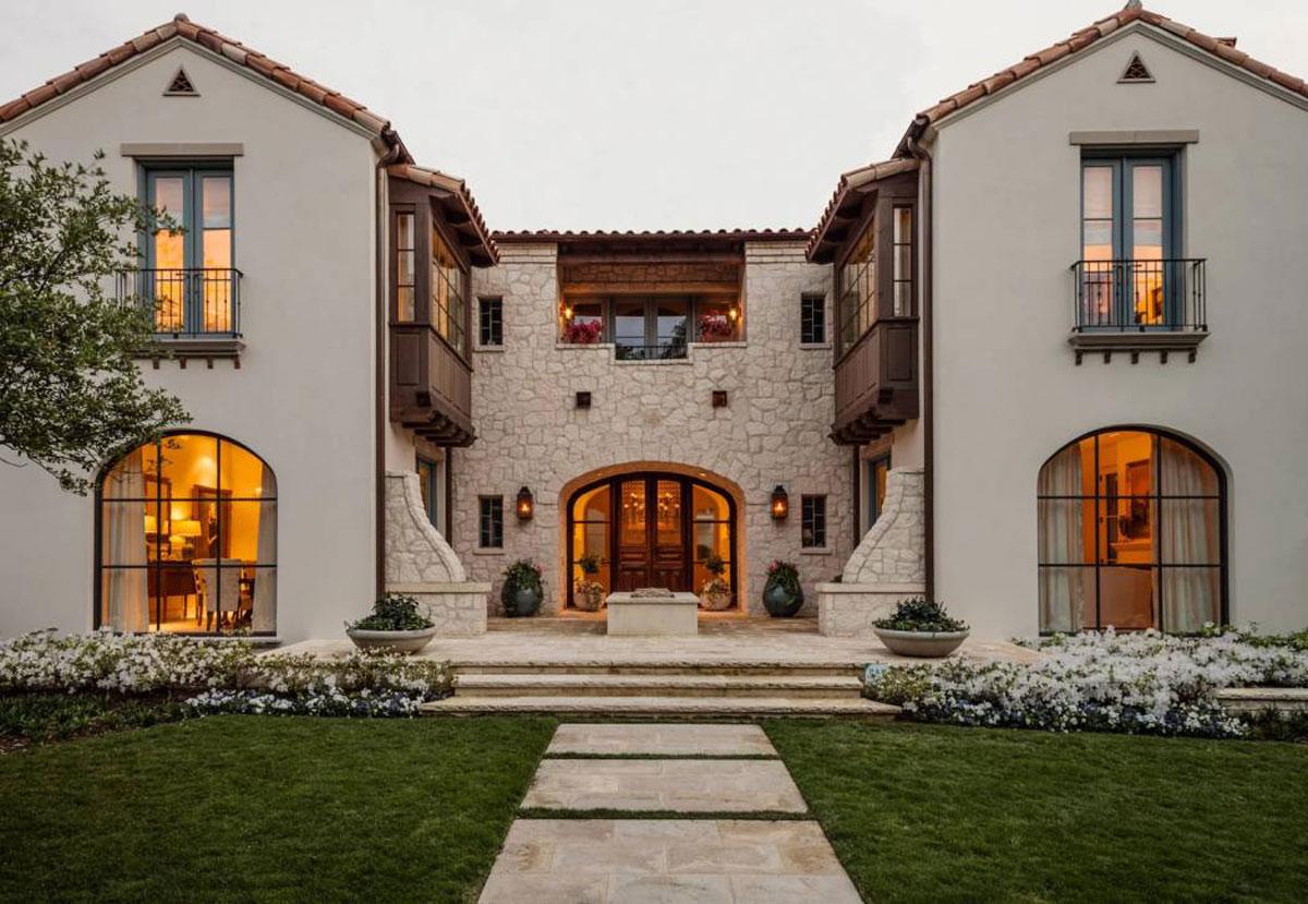 karakteristik arsitektur rumah mediterania: portico
