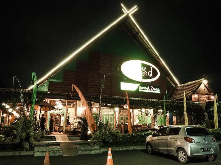 tempat makan di grand wisata: shsd