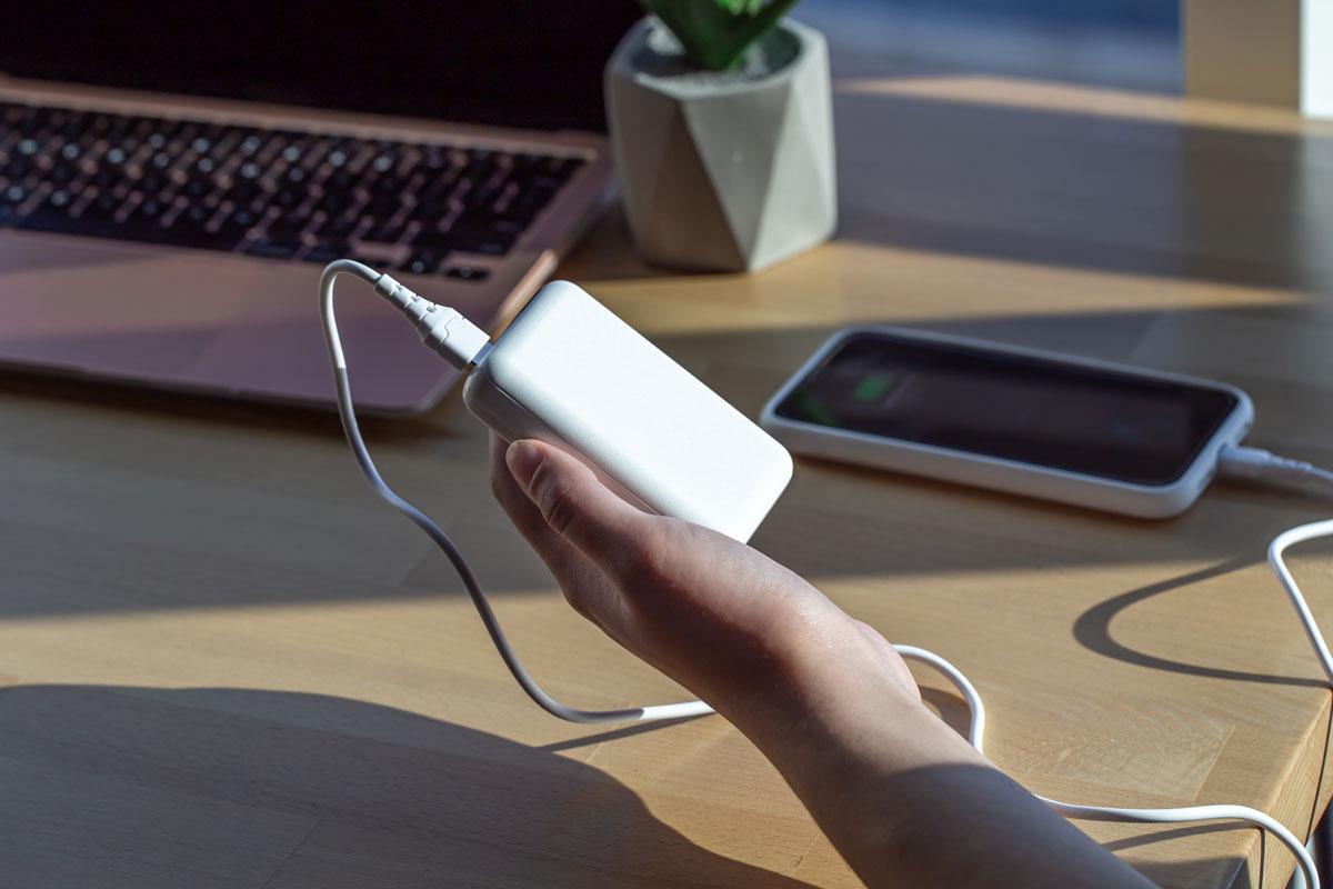tips menghadapi pemadaman listrik: siapkan power bank