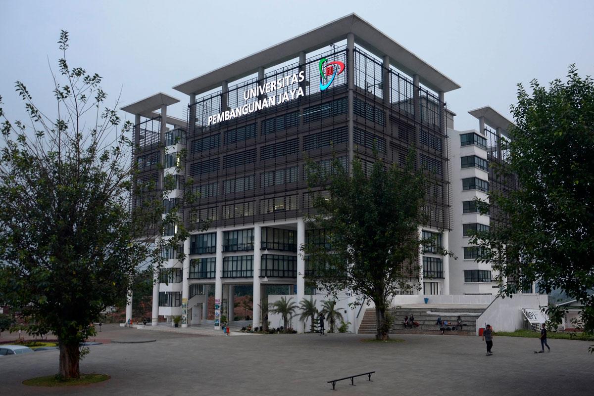 kampus di tangerang selatan: upj