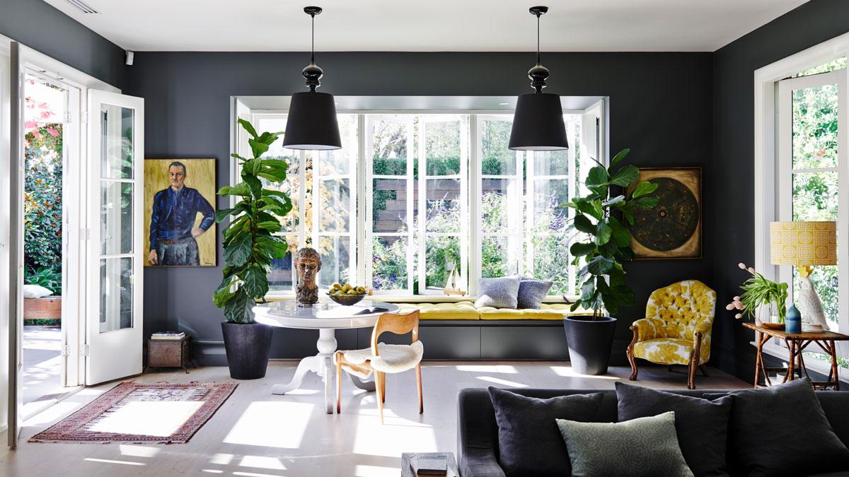 warna yang cocok dengan warna hitam: kuning